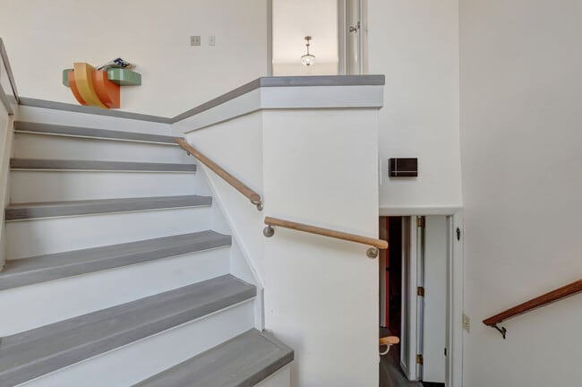 Building Photo - 6469 Fleetwood Dr