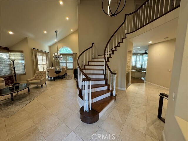 Building Photo - 6 Lakeridge