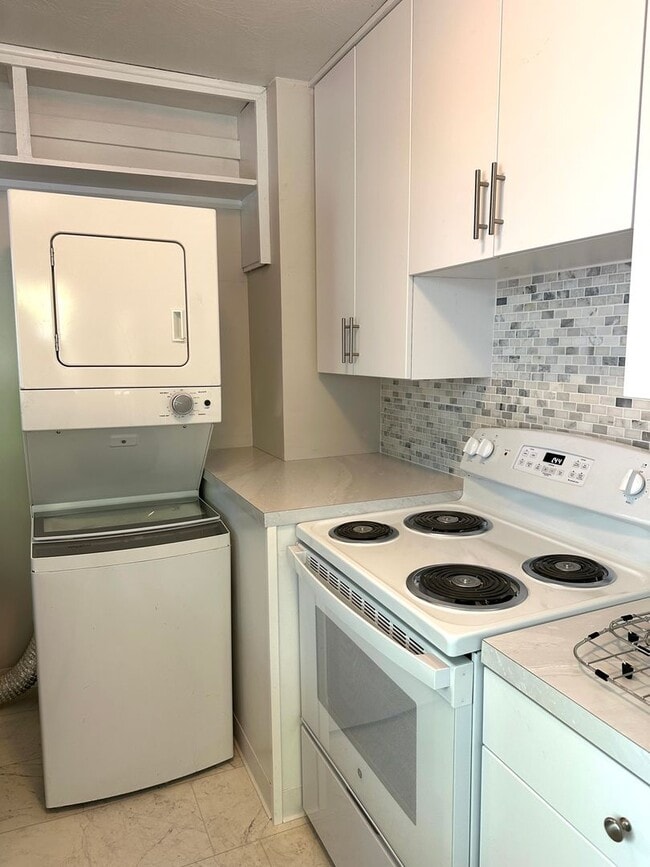 Building Photo - 1-Bedroom in North End