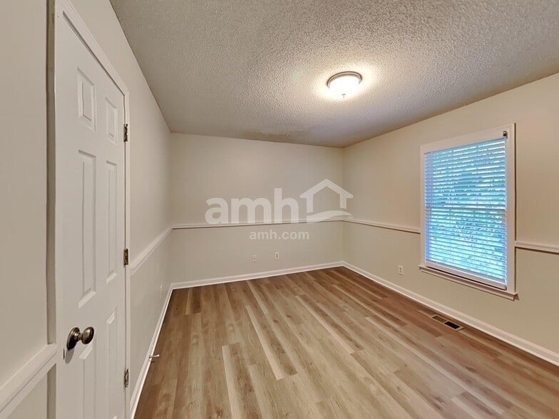 Building Photo - 321 Winchester Way