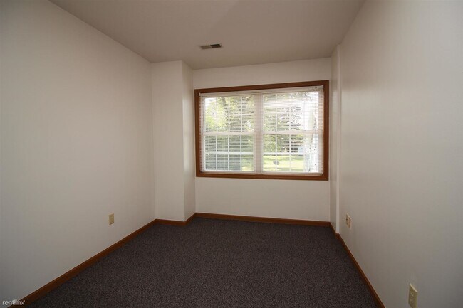 Building Photo - 1511 Division St