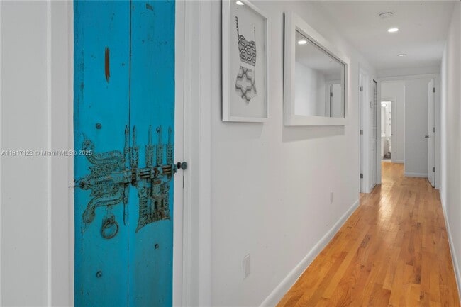 Building Photo - 1018 Meridian Ave