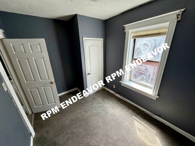 Building Photo - 1407-1407 Rowan Ave