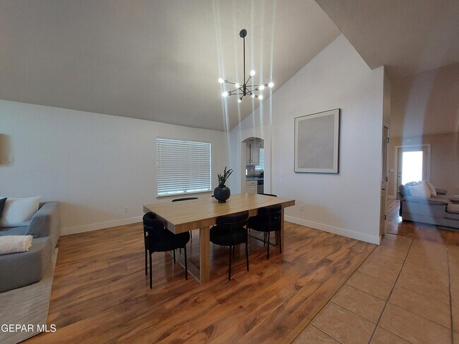 Building Photo - 14021 Highweed Dr