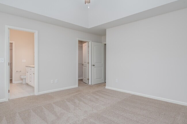 Building Photo - 709 Park Ln