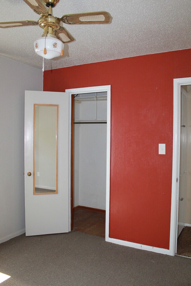 Building Photo - Move In Special!!!  $150 off 2nd month rent! Come take a look!