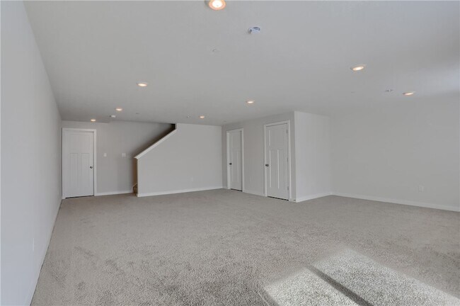 Building Photo - 122 Scotland Ln