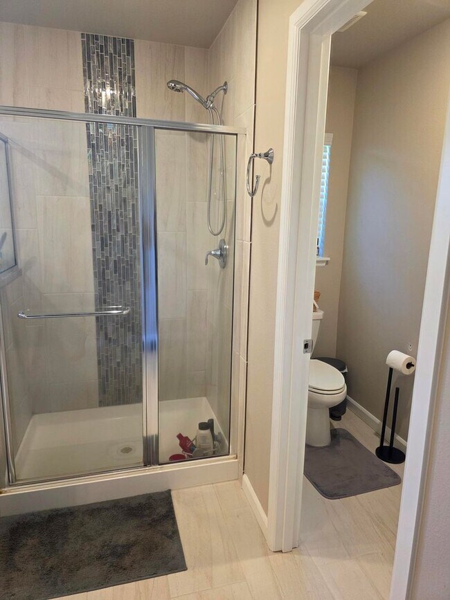 Building Photo - Gig Harbor McCormick Creek Phase 2 - 4 bedroom 3 bathroom 2831 sq ft well maintained home! Avail ...