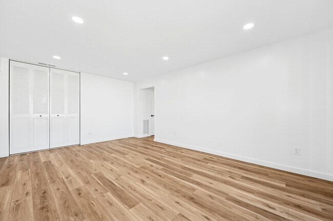 Building Photo - 54 Shrewsbury Green Dr