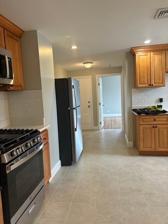 Building Photo - 63 Callender St