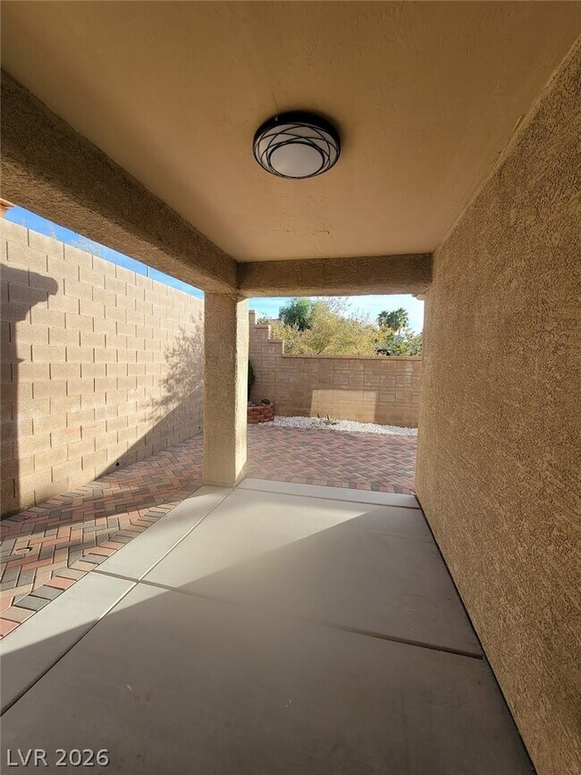 Building Photo - 2659 Lochleven Way