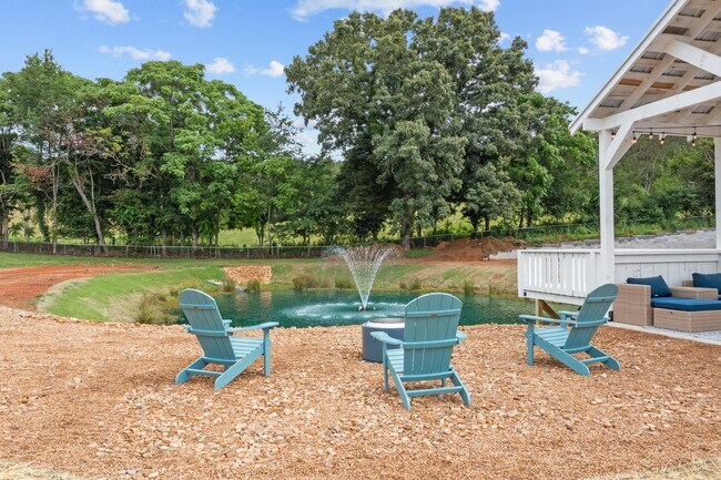 Building Photo - 211 Auttie Cir