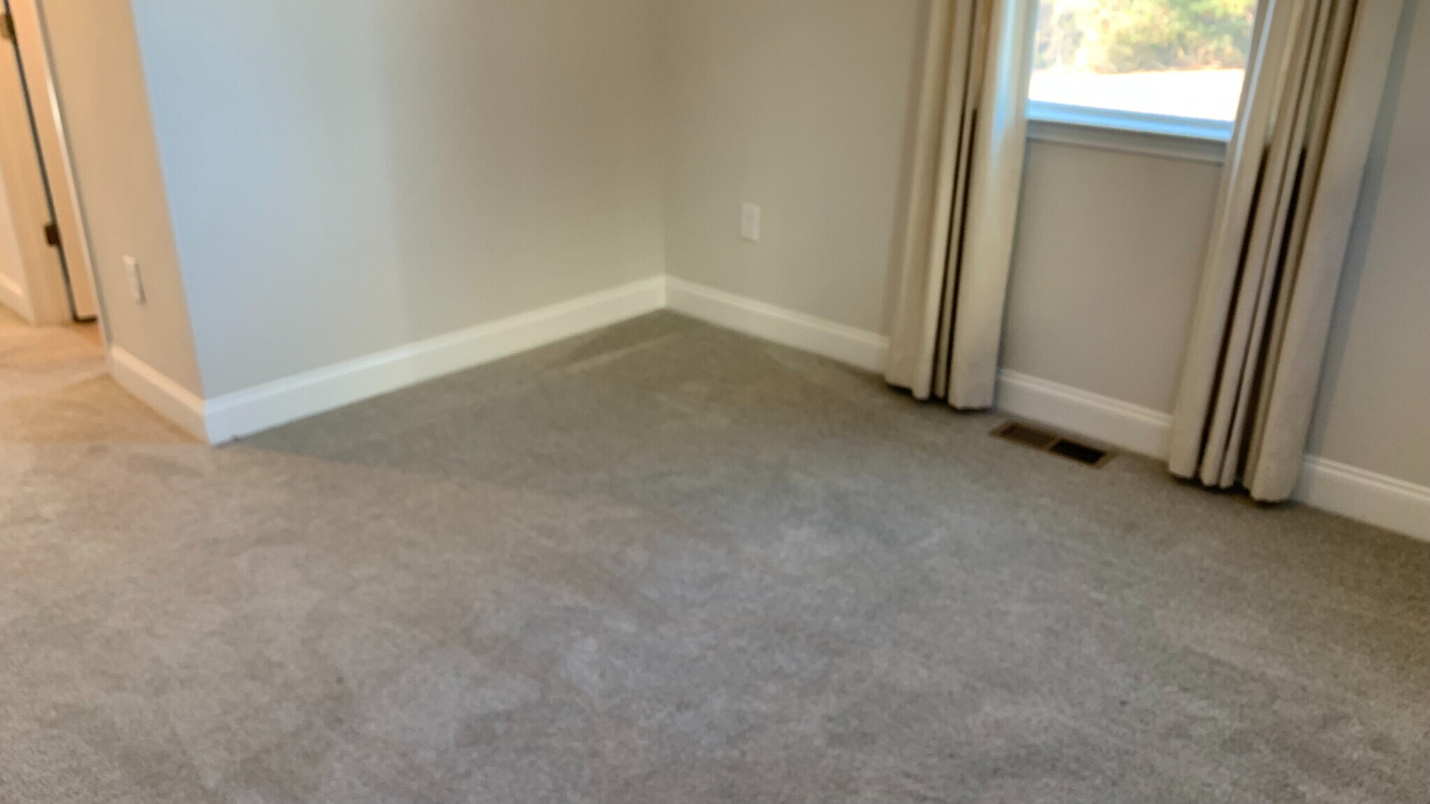 Building Photo - Room in House on Gunderson Ln