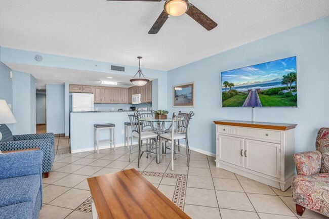 Building Photo - 3548 Alexandria Ave