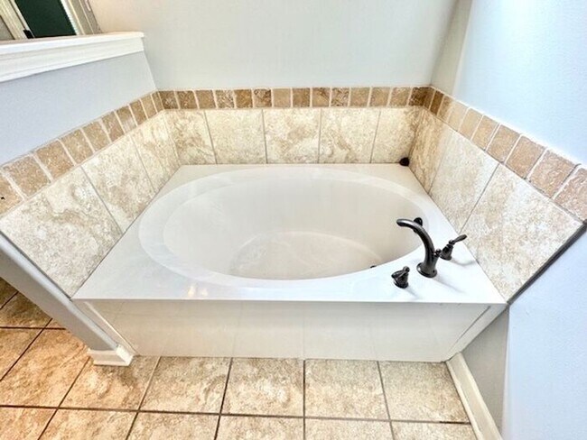 Building Photo - Olive Branch 4 Bedroom 2 Bath Home-Great Schools