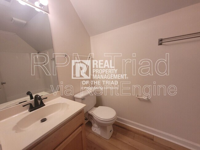 Building Photo - 1349 Brookwood Dr