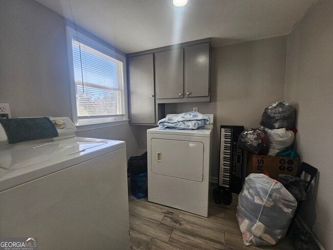 Building Photo - 68 Fourth St Ext