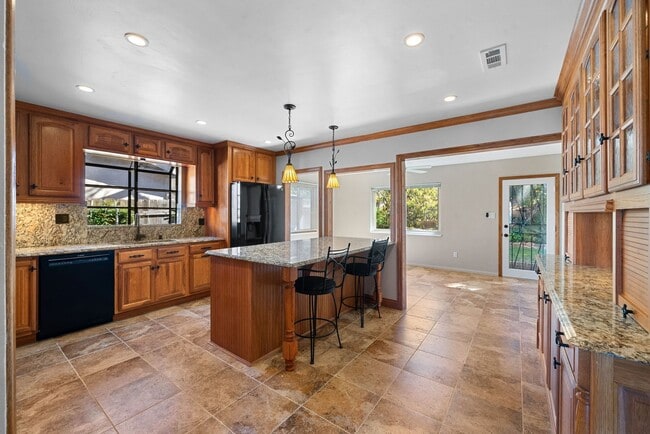 Building Photo - Lovely Del Cerro Home w/Solar and A/C