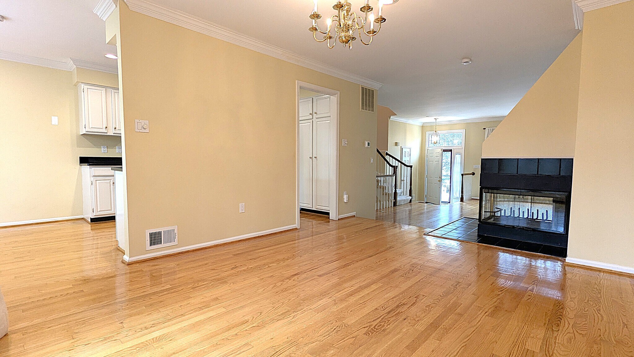 Building Photo - 1379 Heritage Oak Way