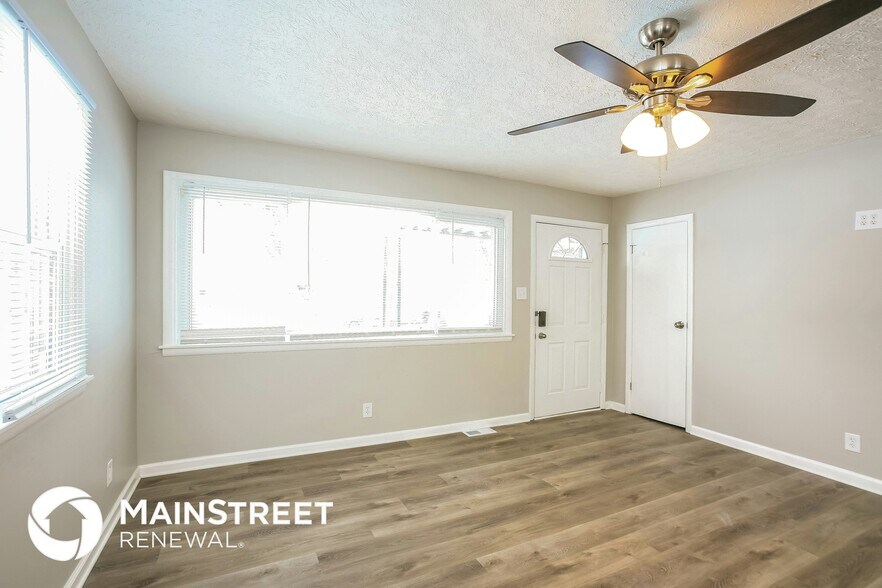 Building Photo - 528 S Bosart Ave