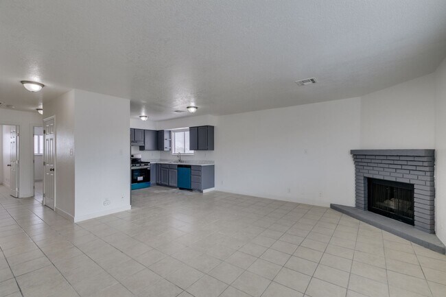 Building Photo - 6987 Mendon Ln