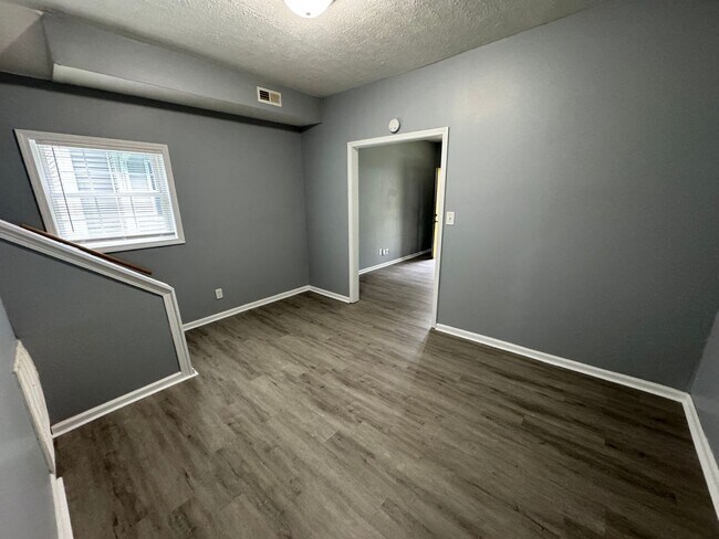 Building Photo - 953-955 N Tuxedo St