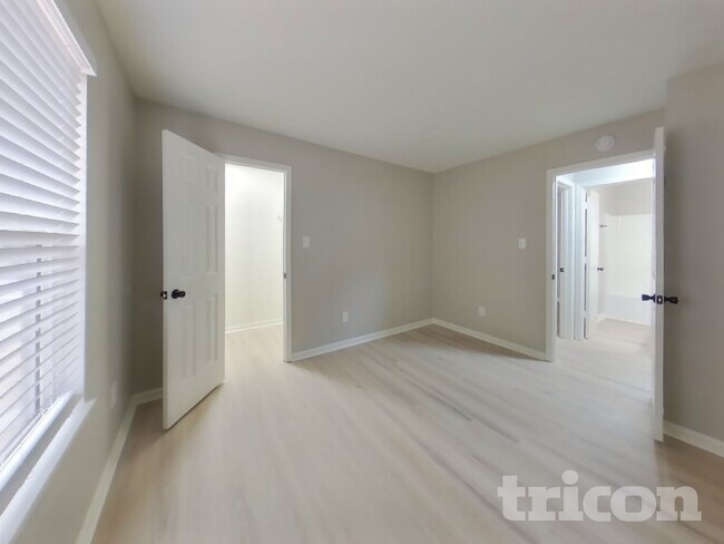 Building Photo - 1319 Country Ridge Ln