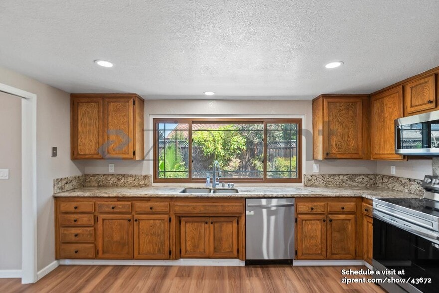 Building Photo - 123 Midwick Dr