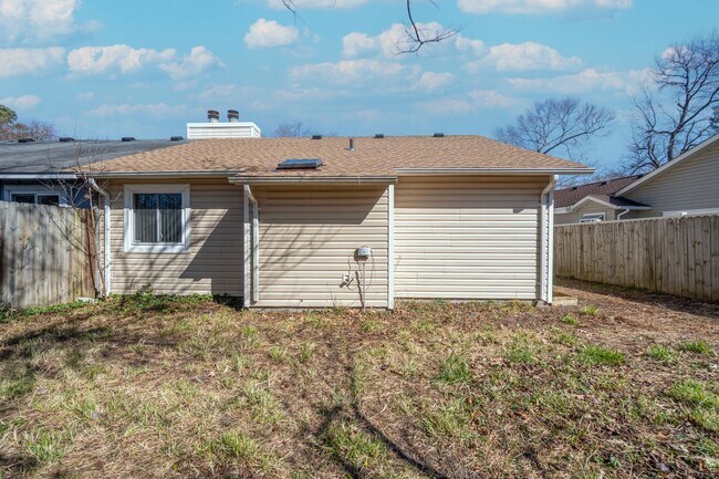 Building Photo - 4421 Smokey Lake Dr
