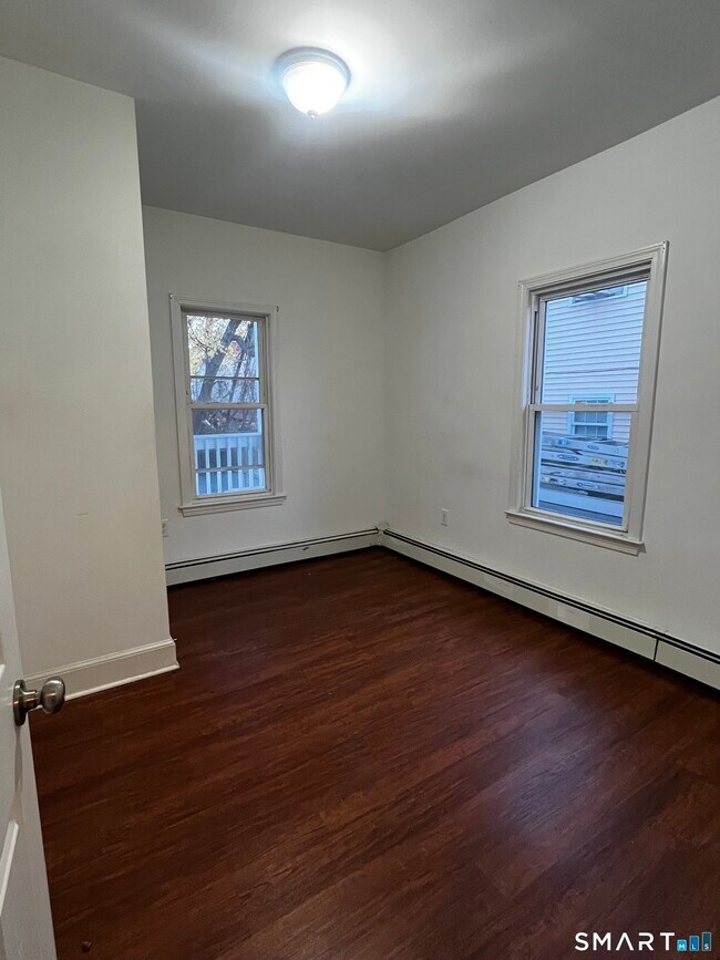 Building Photo - 109-111-111 Park Terrace