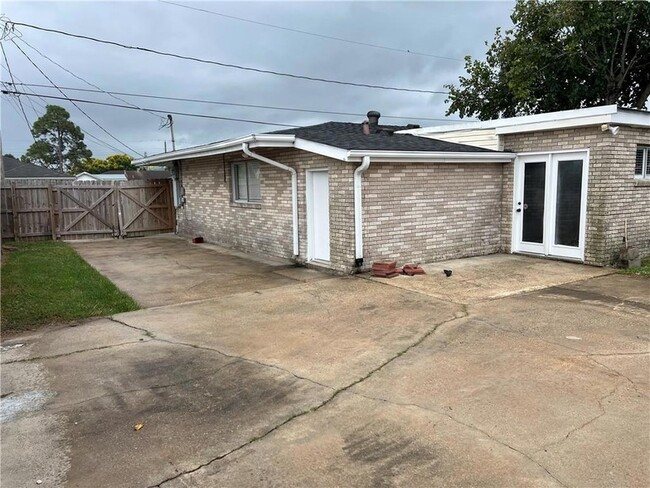 Building Photo - 2716 Riverland Dr