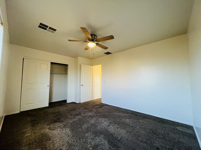 Building Photo - 7372 W Ian Dr