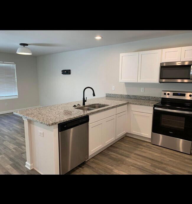 Building Photo - 103 Cora Rd