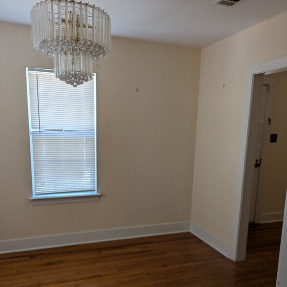 Building Photo - 5751 Beechwood Dr