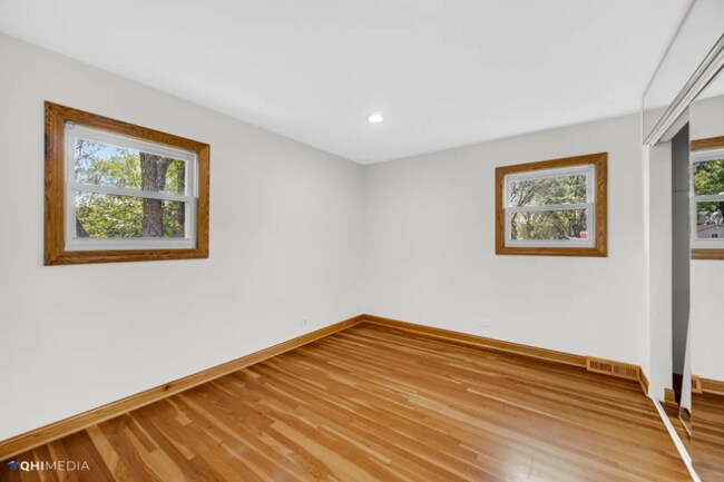 Building Photo - 1117 E Kitson Dr