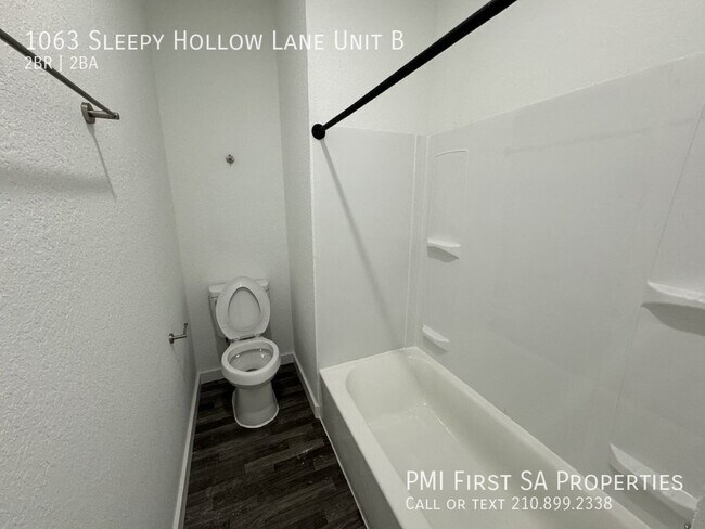Building Photo - 1063 Sleepy Hollow Ln