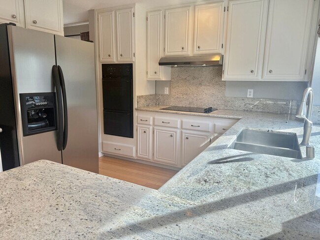 Building Photo - BLOSSOM VALLEY - bright and airy 4-bedroom...