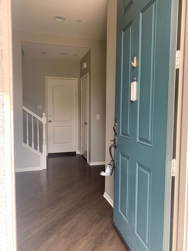 Building Photo - 3 Bedroom Condo for Rent in Murrieta