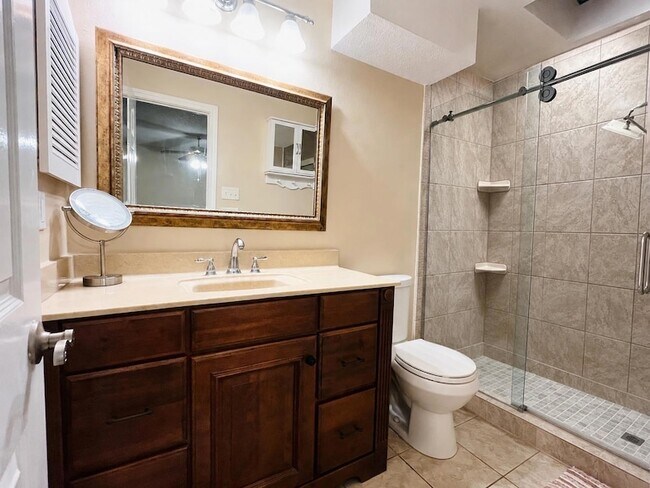 Building Photo - 8705 Clearbrook Trail