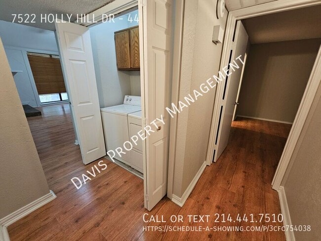 Building Photo - 7522 Holly Hill Dr