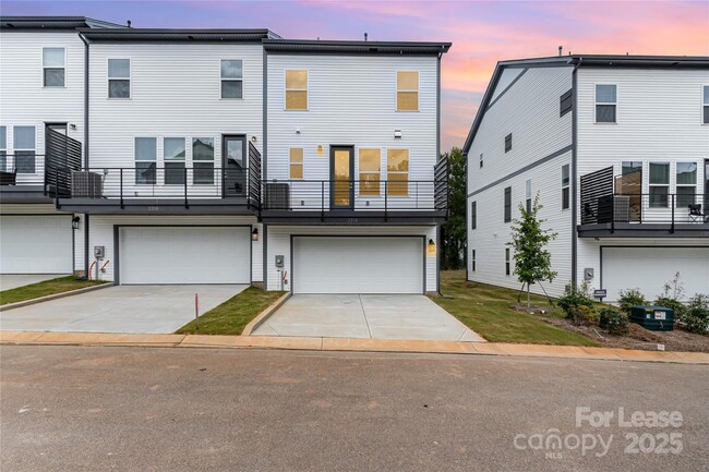 Building Photo - 2314 Donnelly Hls Ln