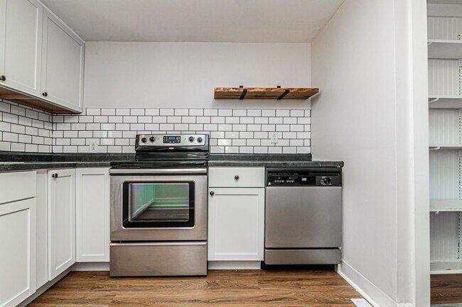 Building Photo - Please View 3D Virtual Walk-Through Before...