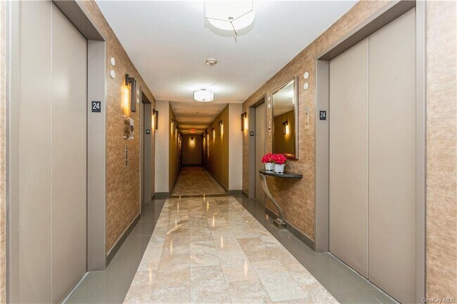 Building Photo - 10 City Pl