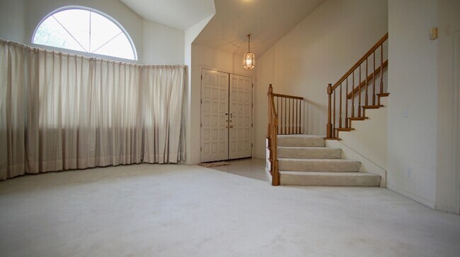 Building Photo - 1323 Chessington Dr