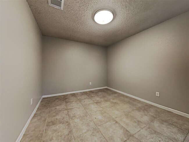 Building Photo - 23926 Spring Day Ln