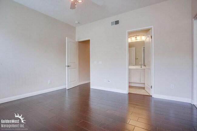 Building Photo - Exceptional 2Bdm 2.5Ba Home in the Palermo...