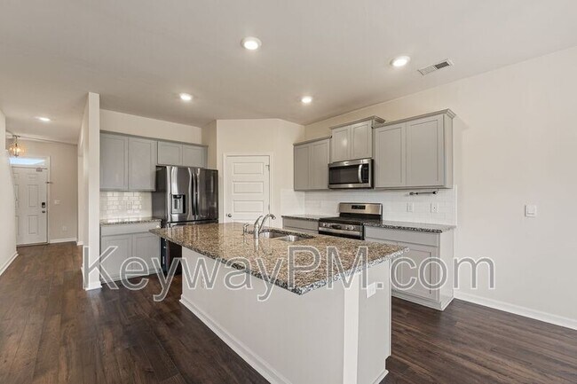 Building Photo - 3262 Carmine Ave