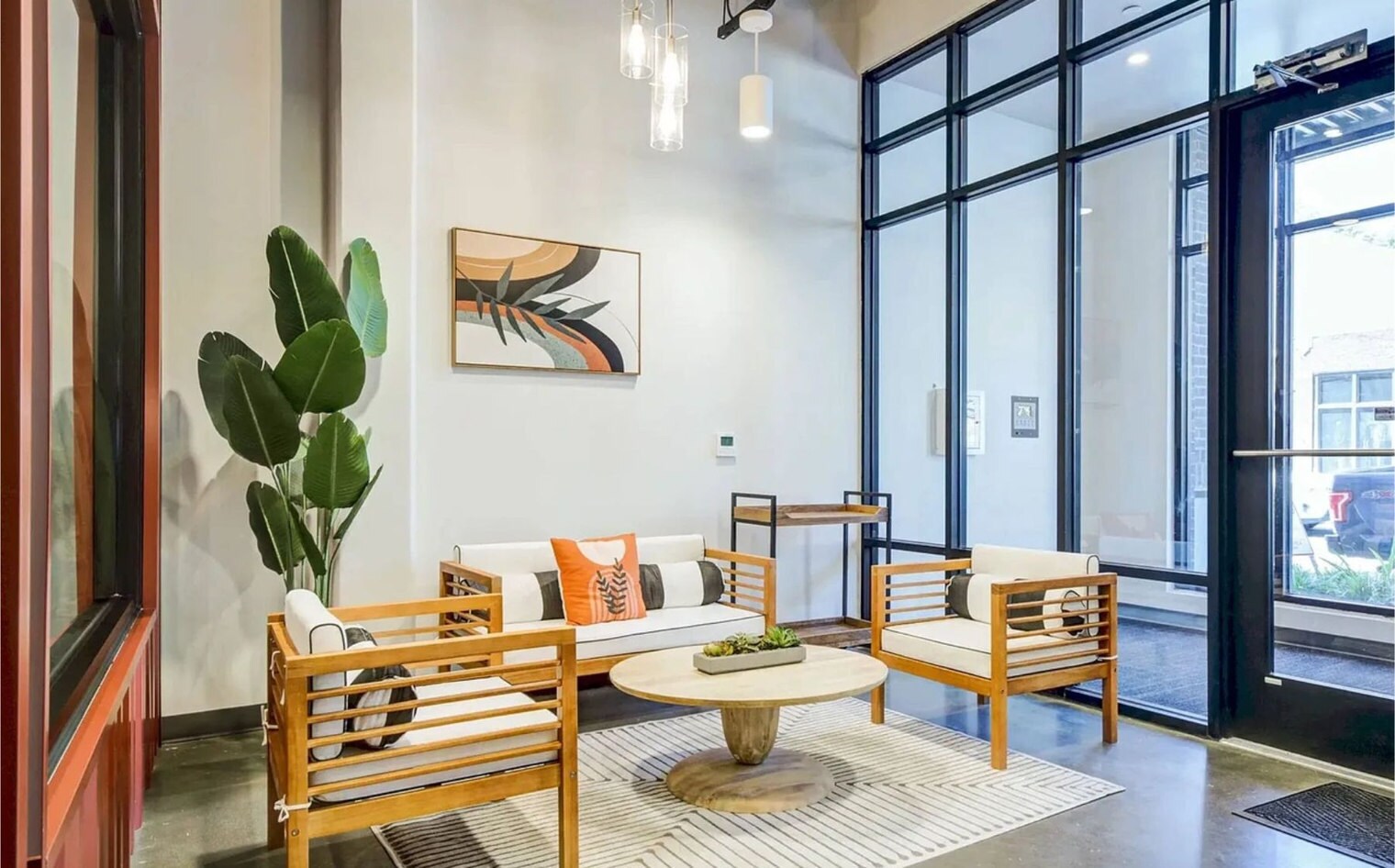 Building Photo - 5 W Roy St