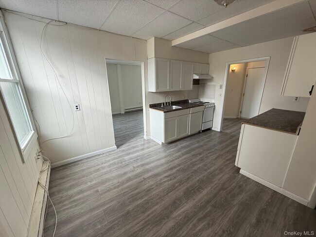 Building Photo - 247 Hudson St