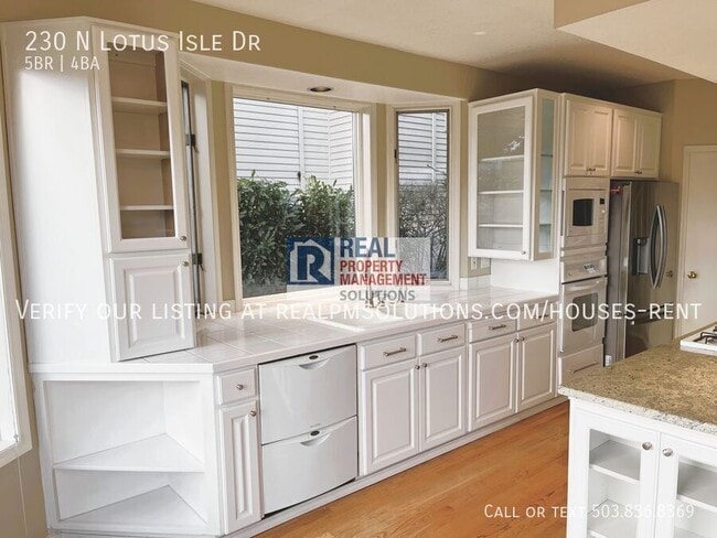 Building Photo - 230 N Lotus Isle Dr